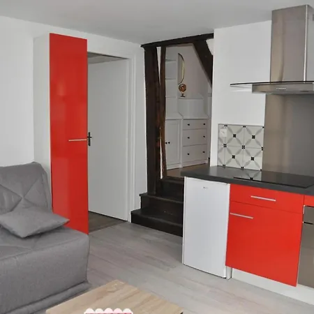 Appartement coeur historique proche des Halles Appartement *